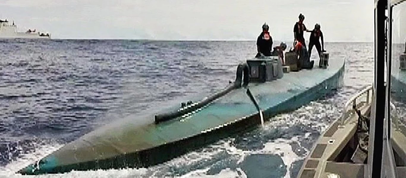 Τα καρτέλ των ναρκωτικών χώρεσαν τρεις τόνους κοκαΐνης σε υποβρύχιο 20 μέτρων - Κατασχέθηκε από τις ισπανικές αρχές